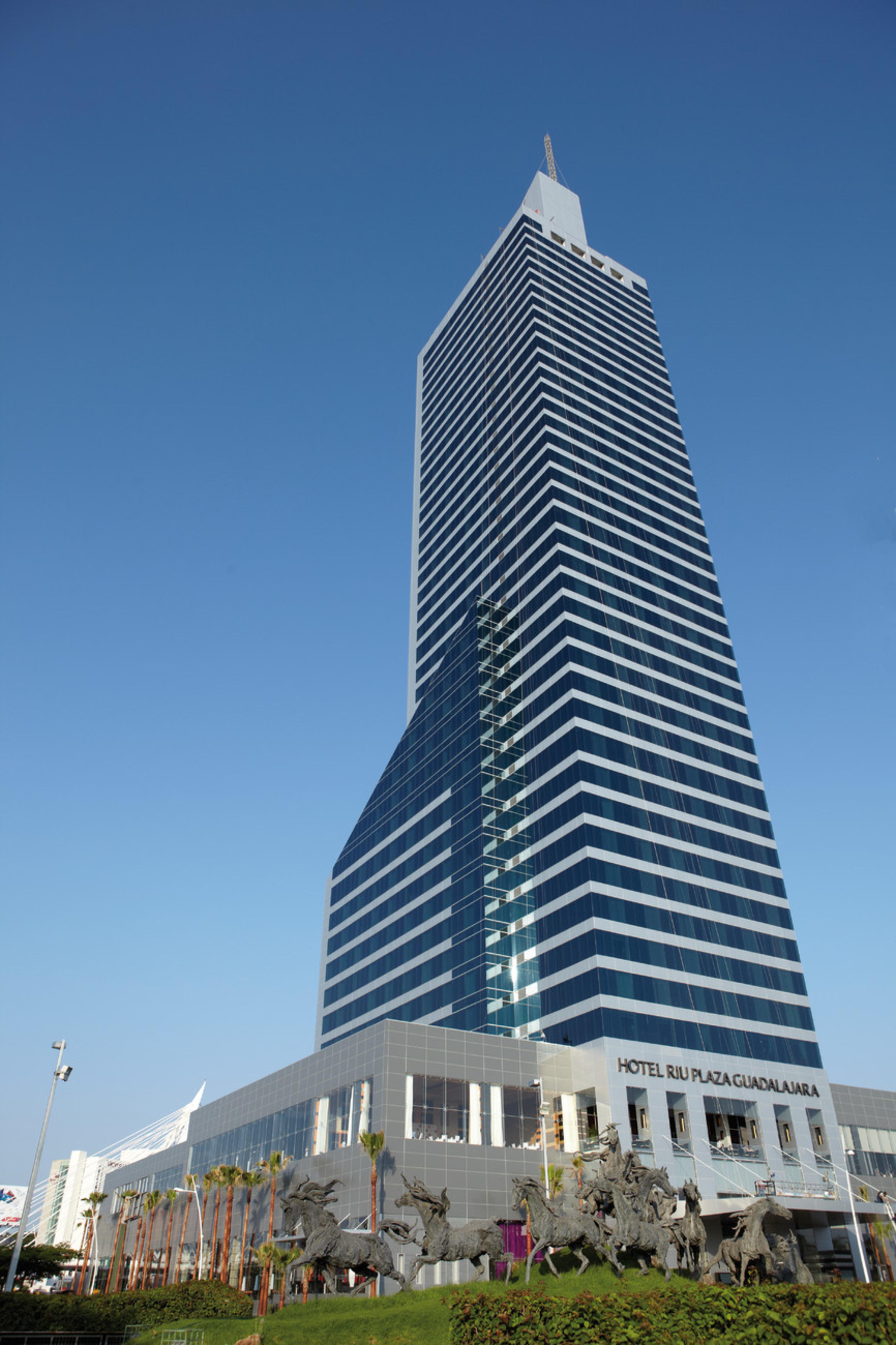Отель Riu Plaza Гвадалахара Экстерьер фото